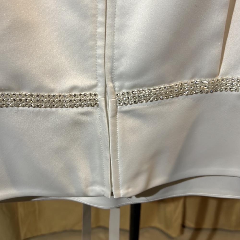 Cachet - Picture 3 of 7